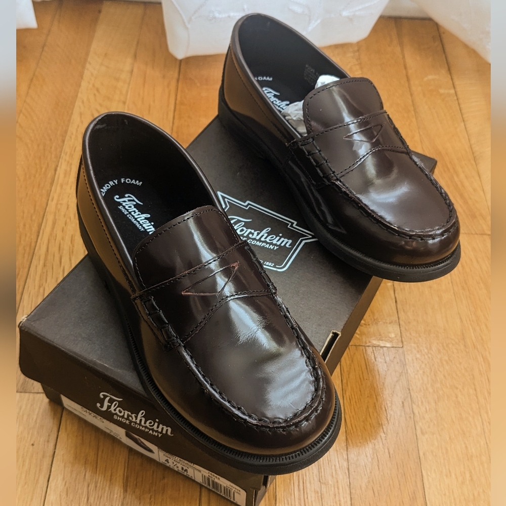 NWT Florsheim Kids Croquet Penny Loafers. Size 4 1/5. Burgundy. Brand New in box